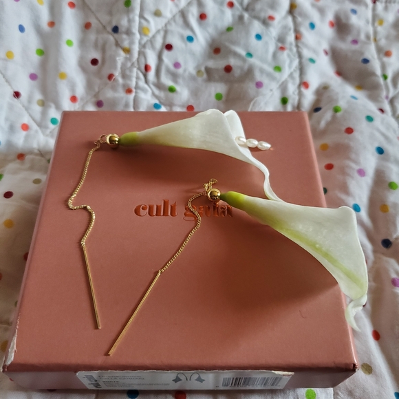 Cult Gaia Calla Earring White - Picture 3 of 9